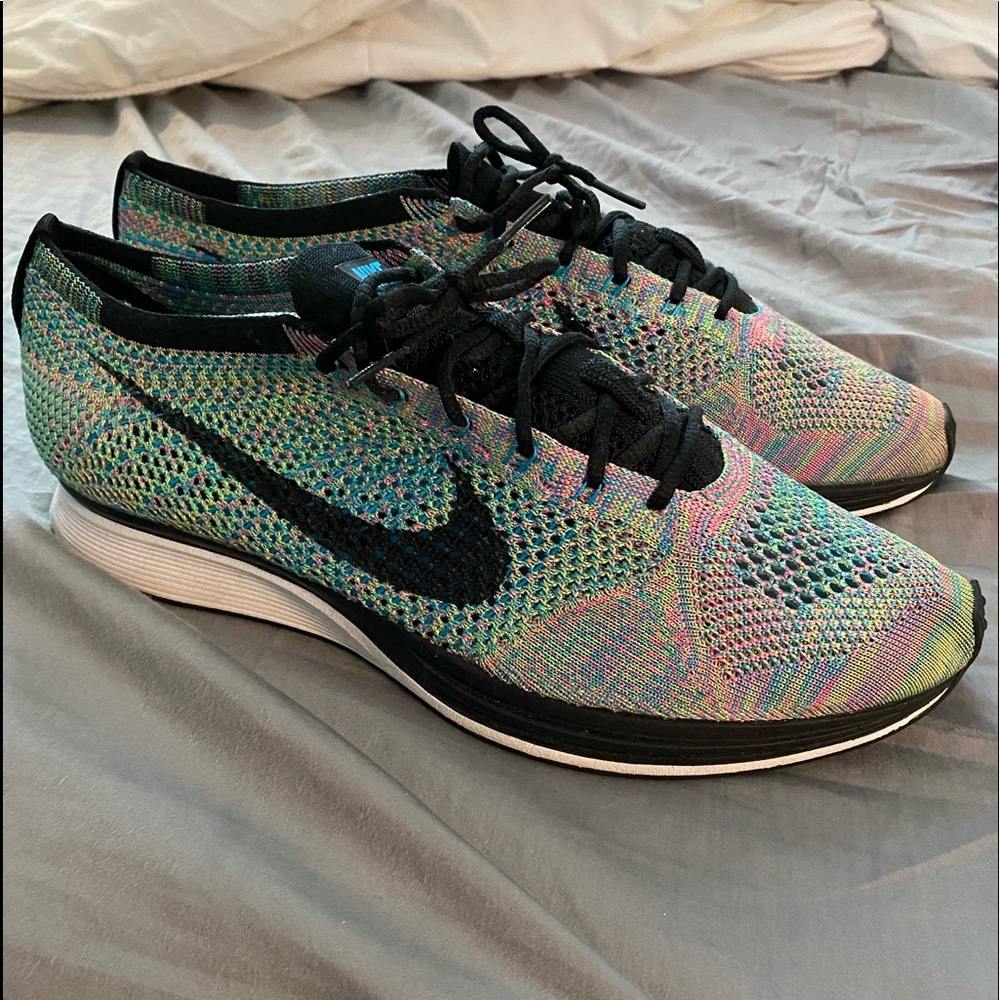 Nike FlyKnit Racers